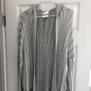 Vince Camuto Gray Sweater Size Medium New With Tag